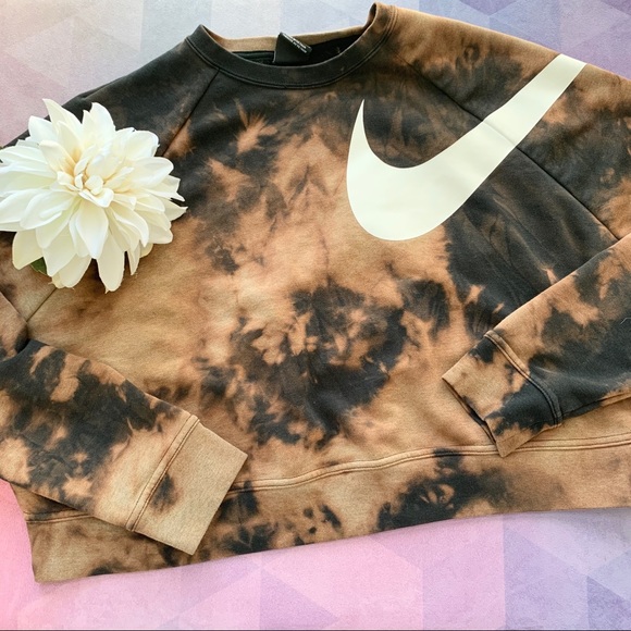 โ๏ธ Nike Cropped Sweater Crew Tie Dye - Picture 11 of 11